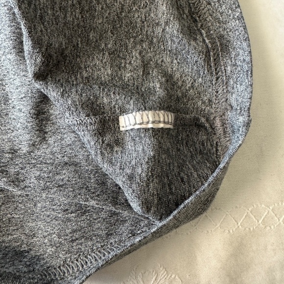 Old Navy Active Women's Gray‎ Go-Dry Short Sleeve Activewear T-Shirt Size Medium - Picture 4 of 8